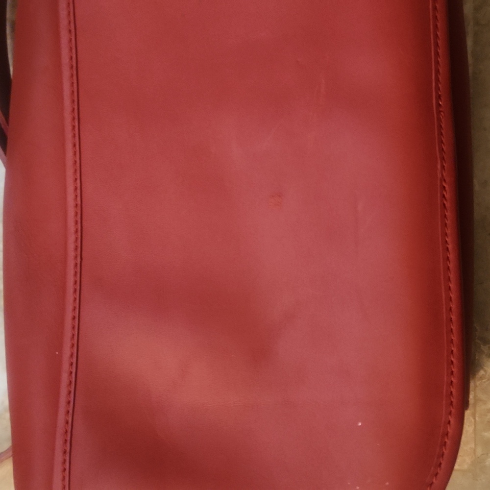 Coach Vintage Elegant Red Shoulder Bag & Keychain - Picture 7 of 12